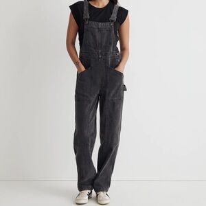 Madewell Carpenter Overalls size Medium Black washed
